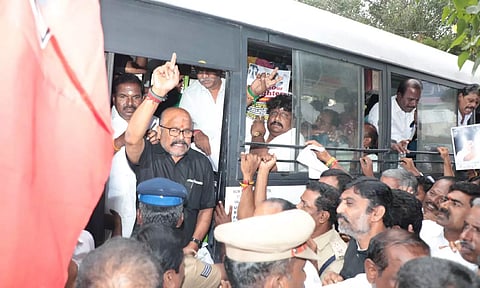 பாலியல் வன்கொடுமையை கண்டித்து திருப்பூரில் அ.தி.மு.க.வினர் ஆர்ப்பாட்டம்