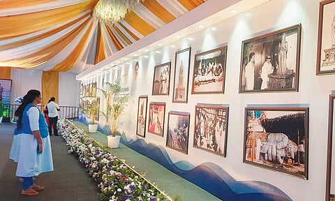 திருவள்ளுவர் சிலை வெள்ளி விழா புகைப்பட கண்காட்சியை சுற்றுலா பயணிகள் பார்வையிட அனுமதி