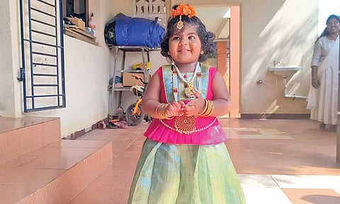 சாதனை புத்தகத்தில் இடம் பிடித்துள்ள விதுலா ஸ்ரீ.