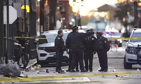 கார் மோதி உயிரிழந்தோர் எண்ணிக்கை 15-ஆக உயர்வு: ஐ.எஸ்.ஐ.எஸ்-க்கு தொடர்பா? - FBI தீவிர விசாரணை