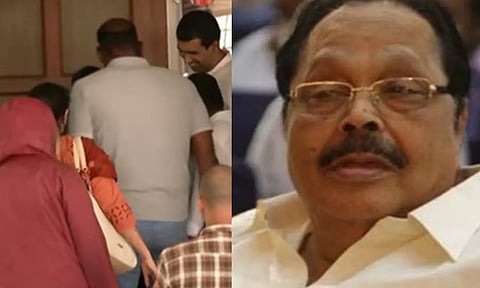 6 மணி நேர காத்திருப்பிற்கு பிறகு துரைமுருகன் வீட்டில் தொடங்கியது "ரெய்டு"