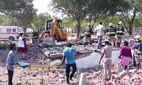 பட்டாசு ஆலை வெடி விபத்து- 4 பேர் மீது போலீசார் வழக்குப்பதிவு