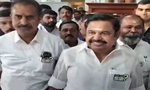 யார் அந்த சார்? பேட்ஜ் அணிந்து சட்டசபைக்கு வந்த அ.தி.மு.க.வினர்