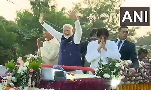 விசாகப்பட்டினத்தில் ரோடு ஷோ நடத்திய பிரதமர் மோடி, சந்திரபாபு நாயுடு