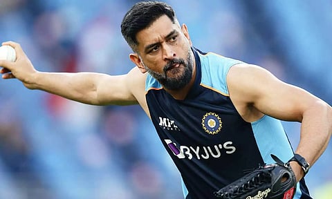 சாம்பியன்ஸ் டிராபி தொடர்- இந்திய அணியின் ஆலோசகராகிறார் தோனி?