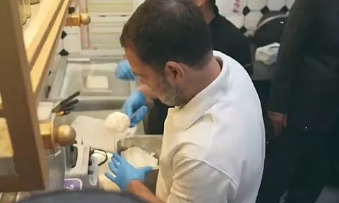 ராகுல் காந்தி போட்ட 'Cold Coffee' - வீடியோ வைரல்