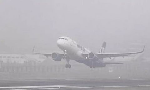 டெல்லியில் நிலவும் கடும் பனி... 150-க்கும் மேற்பட்ட விமானங்கள் தாமதம்