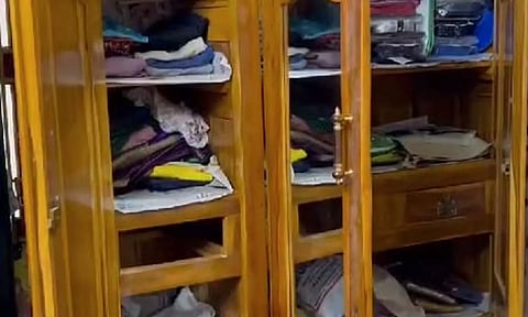 சீர்காழி அருகே சர்க்கரை ஆலை அதிகாரி வீட்டில் 150 பவுன் நகைகள், வெள்ளி பொருட்கள் கொள்ளை