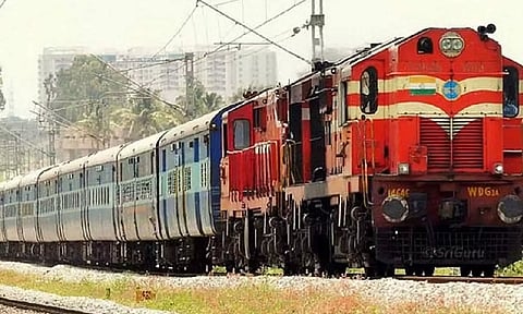 தூத்துக்குடி To சென்னைக்கு சிறப்பு ரெயில் அறிவிப்பு- நாளை முன்பதிவு