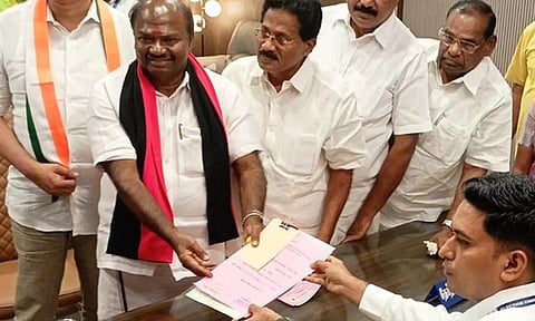 ஈரோடு கிழக்கு இடைத்தேர்தல் : தி.மு.க. - நா.த.க. வேட்பாளர்கள் வேட்புமனுத் தாக்கல்