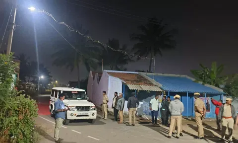 ராசிபுரம் அருகே இரு சமூகத்தினர் மோதல்- போலீசார் குவிப்பு