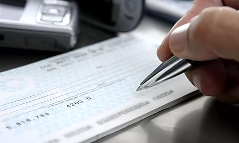 FACT CHECK: வங்கிக் காசோலைகளில் கருப்பு நிற மையால் கையெழுத்திட RBI தடை?.. எதை பயன்படுத்தலாம்?