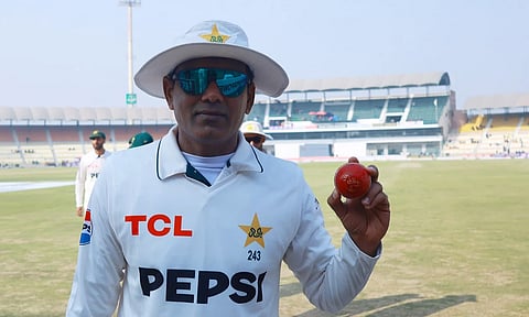 நோமன் அலி அபாரம்: வெஸ்ட் இண்டீஸ் முதல் இன்னிங்சில் 137 ரன்னில் ஆல் அவுட்