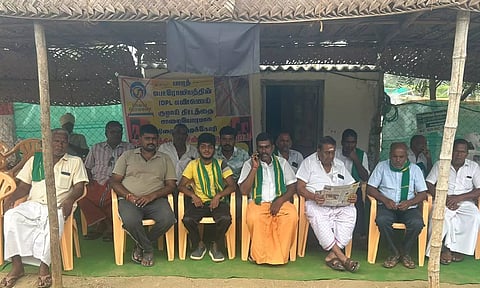 எரிவாயு குழாய் திட்டம்: 2 மாதமாக நீடிக்கும் விவசாயிகளின் காத்திருப்பு போராட்டம்