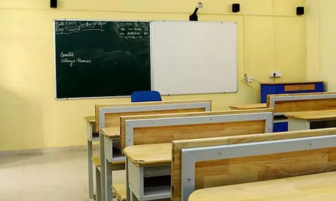 திடீர் சோதனையில் விதிமீறல்கள் அம்பலம்.. பள்ளிகளுக்கு நோட்டீஸ் கொடுத்த சி.பி.எஸ்.இ.