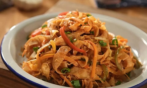 சப்பாத்தி நூடுல்ஸ் செய்யலாம் வாங்க...