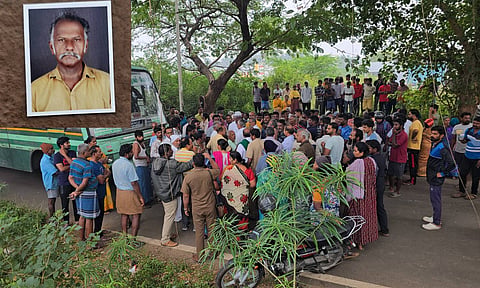 துடியலூர் அருகே முதியவர் காட்டு யானை தாக்கி பலி: பொதுமக்கள் சாலைமறியல்
