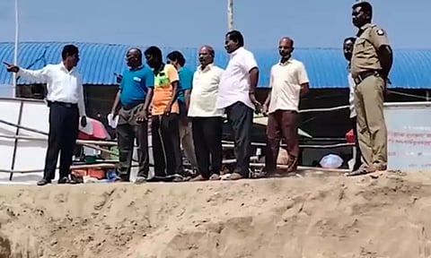 திருச்செந்தூர் கடற்கரையில் மண் அரிப்பு- 2வது நாளாக மத்திய குழு ஆய்வு