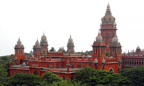 பேருந்து கட்டணம் உயர்வு- 4 மாதங்களில் முடிவெடுக்க உயர்நீதிமன்றம் உத்தரவு
