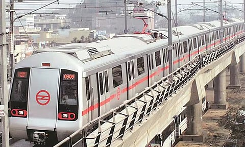 குடியரசு தினத்தன்று அதிகாலை 3 மணிக்கு சேவையை தொடங்கும் டெல்லி மெட்ரோ ரெயில்