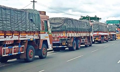 ஓசூர் பகுதியில் நாளை முதல் லாரிகள் காலவரையற்ற வேலை நிறுத்தம்