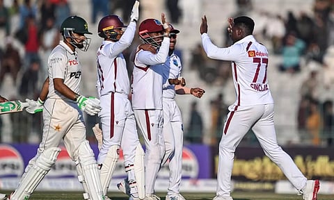 பரபரப்பான சூழலில் முல்தான் டெஸ்ட்: 2வது இன்னிங்சிலும் பாகிஸ்தான் திணறல்