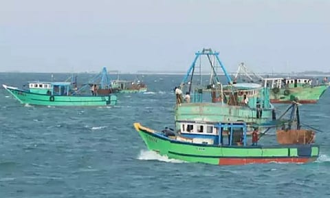 சிறைபிடிக்கப்பட்ட ராமேசுவரம் மீனவர்கள் 34 பேருக்கு வருகிற 5-ந்தேதி வரை காவல்