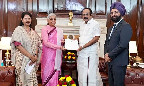 மத்திய நிதி அமைச்சருடன் தமிழக நிதி அமைச்சர் தங்கம் தென்னரசு சந்திப்பு