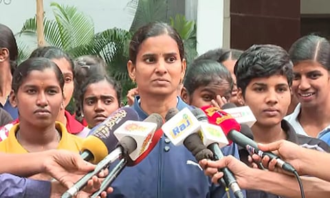 துணை முதலமைச்சர் உதவியால் பாதுகாப்பாக தமிழகம் திரும்பினோம்- கபடி பயிற்சியாளர்