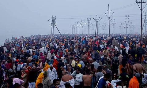 மகா கும்பமேளா: 30 பேர் உயிரிழந்த விவகாரம் - வி.வி.ஐ.பி.-களுக்கு சிறப்பு அனுமதி ரத்து, வாகனங்களுக்கு புதிய கட்டுப்பாடுகள்