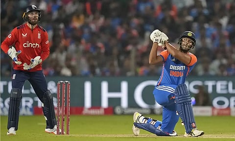 வீறு கொண்டு எழுந்த பாண்ட்யா, ஷிவம் துபே: இங்கிலாந்துக்கு 182 ரன்களை இலக்காக நிர்ணயித்தது இந்தியா