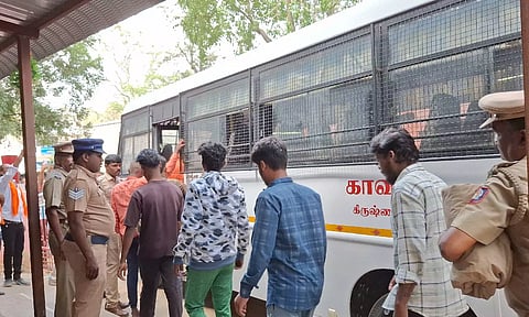 தேன்கனிக்கோட்டையில் போராட்டம் அறிவித்து போஸ்டர்: இந்து முன்னணி கட்சினர் 10 பேர் கைது