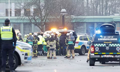 பள்ளிக்கூடத்தில் துப்பாக்கி சூடு- 10 பேர் பலி