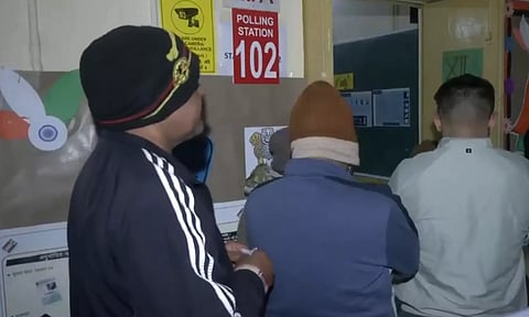 டெல்லி சட்டசபை தேர்தல் வாக்குப்பதிவு தொடக்கம்