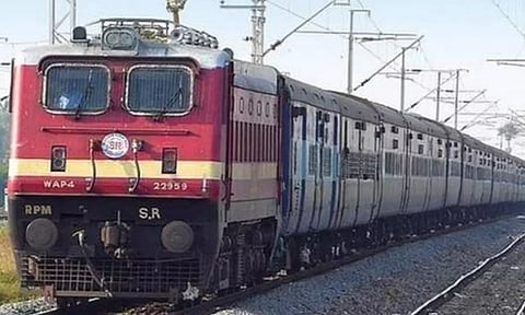 கர்ப்பிணி பெண்ணுக்கு ரூ.50 ஆயிரம் நிதியுதவி- தெற்கு ரெயில்வே