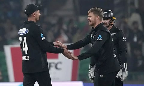 முத்தரப்பு தொடர்: 78 ரன்கள் வித்தியாசத்தில் பாகிஸ்தானை வீழ்த்தியது நியூசிலாந்து