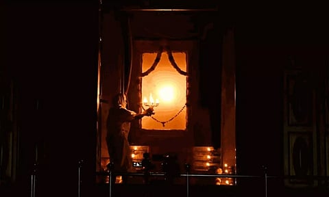 வடலூர் சத்தியஞானசபையில் ஏழு திரைகள் நீக்கி ஜோதி தரிசனம்