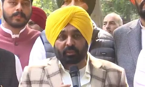 வியர்வை, ரத்தத்தைச் செலுத்தி எங்கள் கட்சியை உருவாக்கியுள்ளோம்: காங்கிரசுக்கு பகவந்த் மான் பதிலடி