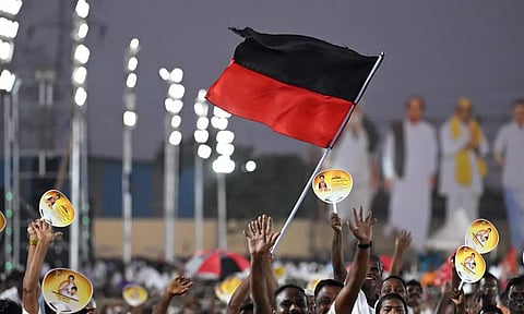 தமிழகத்தில் தி.மு.க. கூட்டணி செல்வாக்கு 52 சதவீதமாக அதிகரிப்பு- கருத்துக்கணிப்பில் வெளியான தகவல்