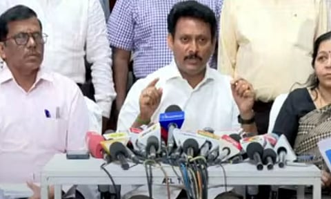 பள்ளிக்கல்வித்துறையில் 238 போக்சோ வழக்குகள்- அமைச்சர் அன்பில் மகேஷ்