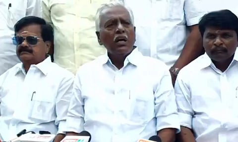 செங்கோட்டையன் அ.தி.மு.க.விற்கு கடைசி வரை உறுதுணையாக இருப்பார்- கே.பி.முனுசாமி