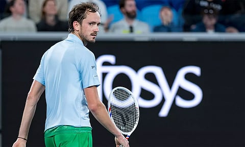 ஏடிபி ஓபன் 13 டென்னிஸ்: அரையிறுதியில் நம்பர் 1 வீரர் அதிர்ச்சி தோல்வி