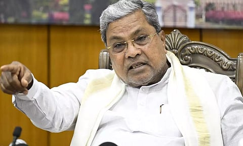 சட்டவிரோதமாக செயல்படும் நிதி நிறுவனங்களை உடனடியாக மூட வேண்டும்- சித்தராமையா