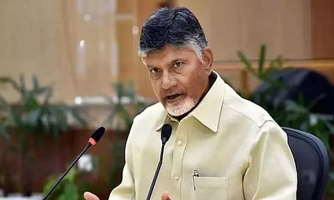 40 வருட கட்சி தொண்டரை பார்த்ததும் காரை நிறுத்திய சந்திரபாபு நாயுடு