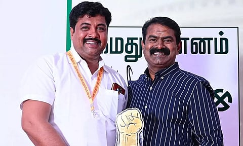 சீமானுக்கு விழுந்த அடுத்த அடி.. மாநில கொள்கை பரப்பு செயலாளர் கட்சியில் இருந்து விலகல்