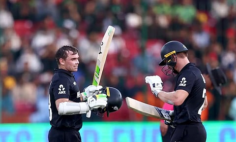 வில் யங், டாம் லாதம் அபார சதம்: பாகிஸ்தானுக்கு 321 ரன் இலக்காக நிர்ணயித்தது நியூசிலாந்து