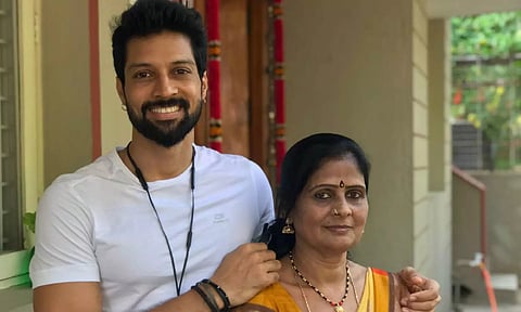 சார்பட்டா பரம்பரை படத்தில் நடித்த நடிகர் சந்தோஷ் பிரதாப்பின் தாயார் மரணம்