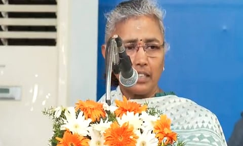 புறம்போக்கு நிலத்தில் 10 ஆண்டுகளுக்கு மேல் வசித்தால் பட்டா- ஐஏஎஸ் அதிகாரி அமுதா