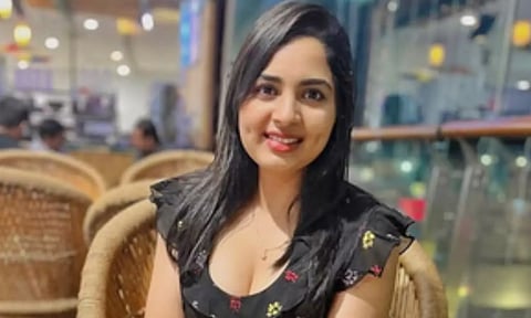 பிரபுதேவா நடன நிகழ்ச்சியில் இருந்து சிருஷ்டி டாங்கே திடீர் விலகல்