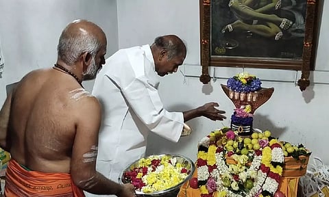 பொள்ளாச்சி அழுக்கு சித்தர் ஜீவசமாதியில் முதலமைச்சர் ரங்கசாமி சிறப்பு வழிபாடு